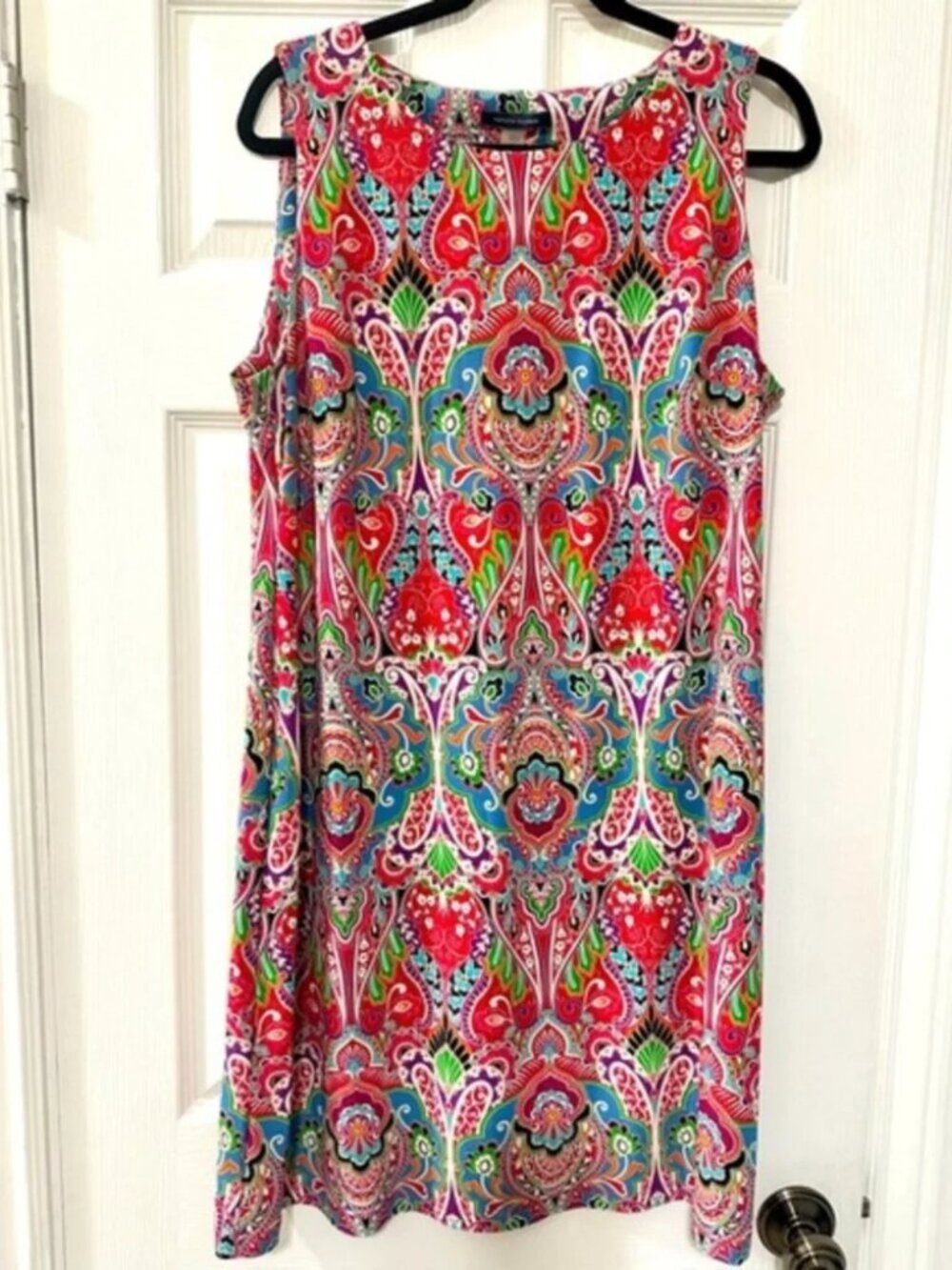 Colorful Paisley Print Sleeveless Shift Dress